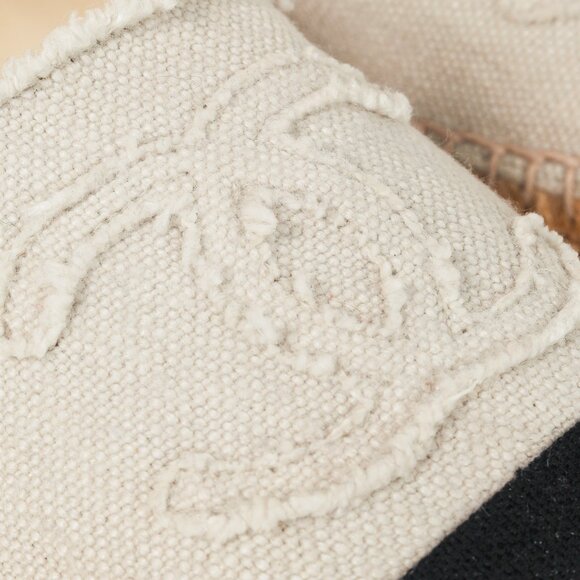 Chanel Fraying CC Textile Espadrille Flats in White and Black - Picture 8 of 10